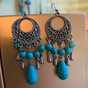 (3 for $15‼️🤑 NWTVintage style silver and turquoise long earrings -new